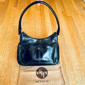Monsac Original Black Smooth Leather Classic Shoulder Bag w/Zippered Closure